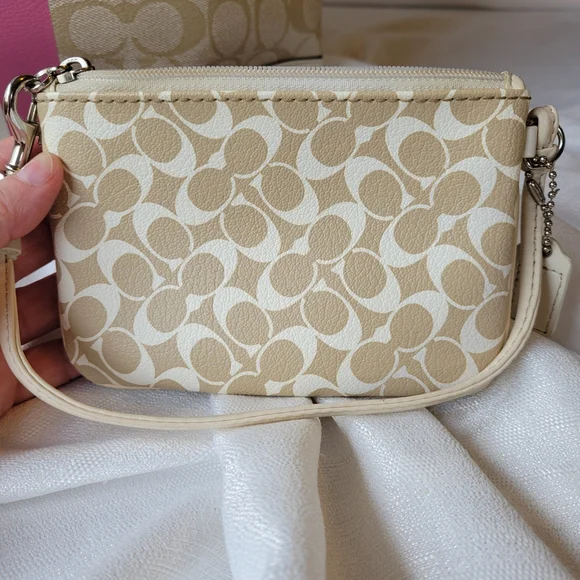 Coach Chelsea Heritage Tote with Matching Wristlet & Card Holder - Picture 4 of 15